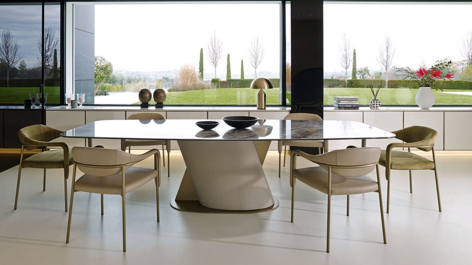Venus dining tables